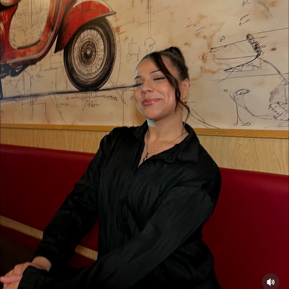 Meet your Posher, Litzi - Picture 1 of 1